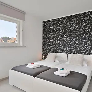  Ferienhaus Huswell - Spacious With Garden Near The & Sea
